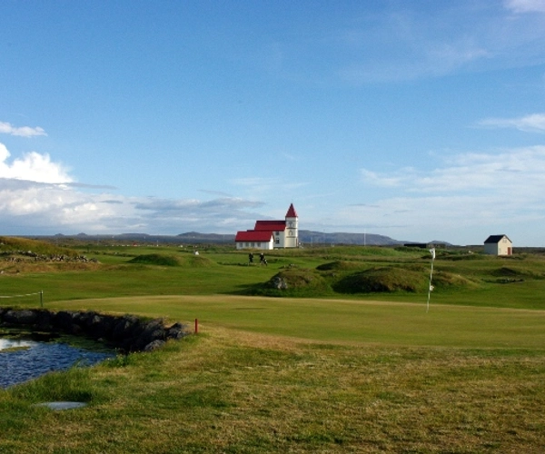 Kálfatjarnarvöllur